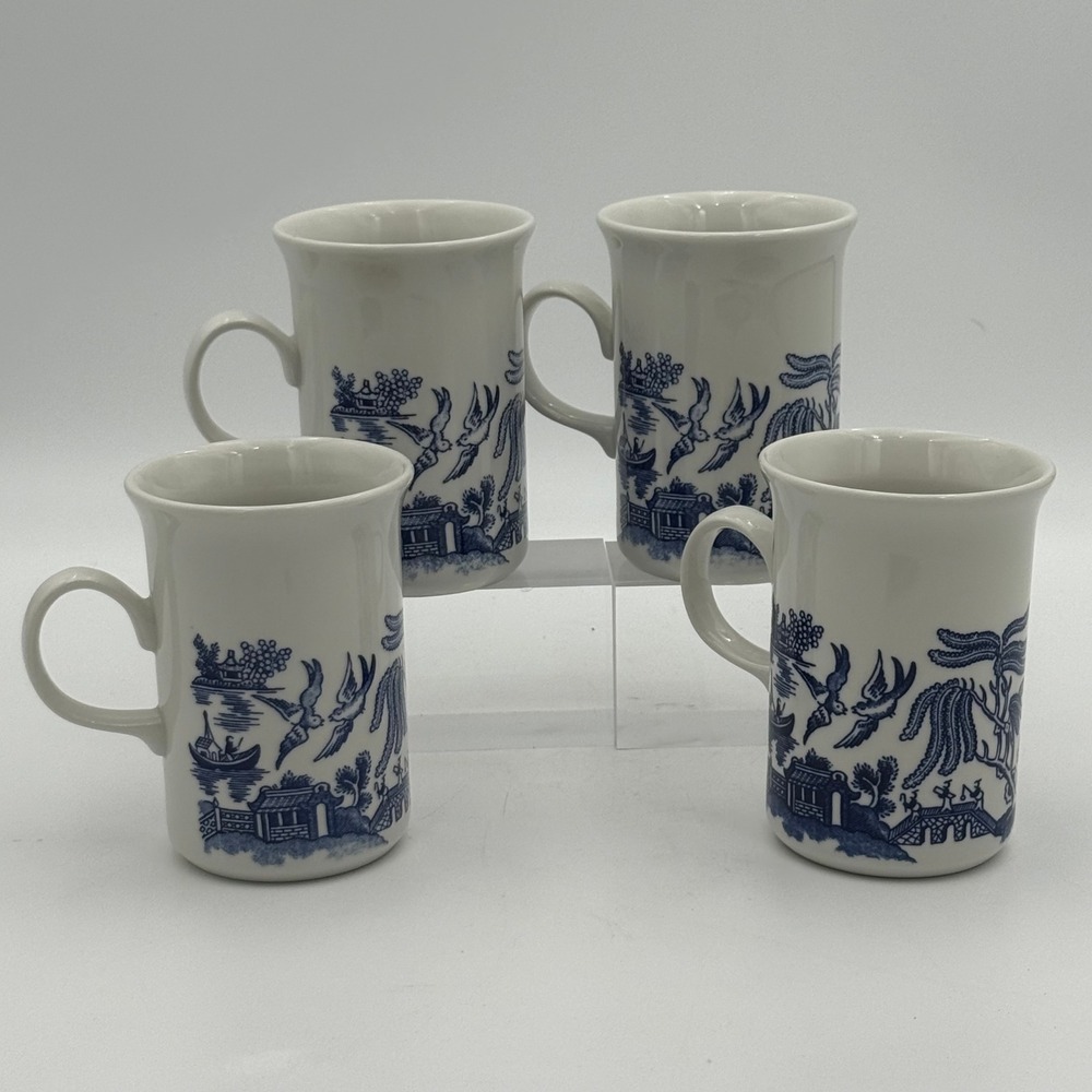 Vintage Blue Willow Coffee Mugs Set of 4 Made in England Blue White Tea Cups - Picture 2 of 8